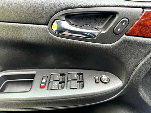 Used 2011 Chevrolet Impala LT image 25