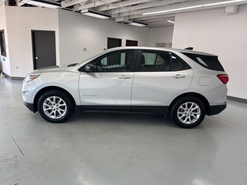 Used 2021 Chevrolet Equinox LS image 6