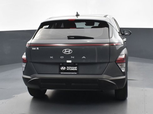 Certified 2025 Hyundai Kona SE image 5