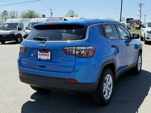 Used 2024 Jeep Compass Sport image 3