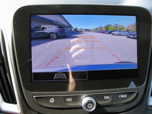 Used 2024 Chevrolet Malibu LT image 18