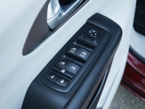 Used 2017 Chrysler Pacifica Touring-L image 23