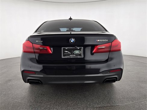 Used 2018 BMW M550i xDrive image 7