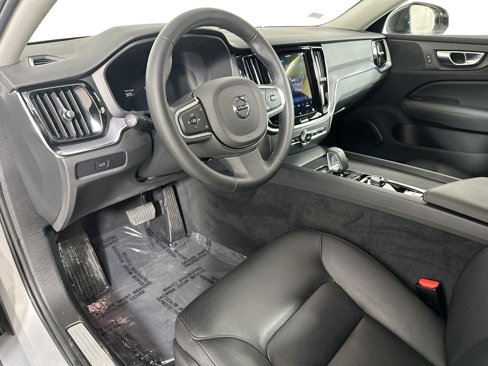 Certified 2025 Volvo S60 B5 Core image 9