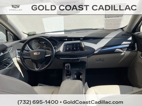 Used 2020 Cadillac XT4 Luxury w/ Cold Weather Package image 10