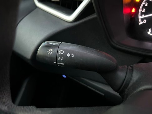 Used 2021 Toyota Corolla LE image 21