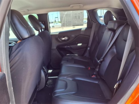 Used 2021 Jeep Cherokee Latitude Plus image 30
