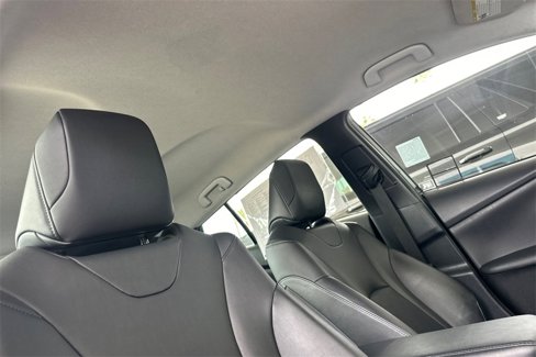 Used 2019 Toyota Prius Prime Premium image 19