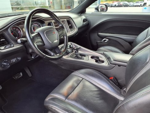 Certified 2022 Dodge Challenger SXT w/ Plus Package image 9