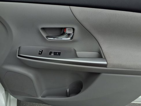 Used 2016 Toyota Prius V Three image 24