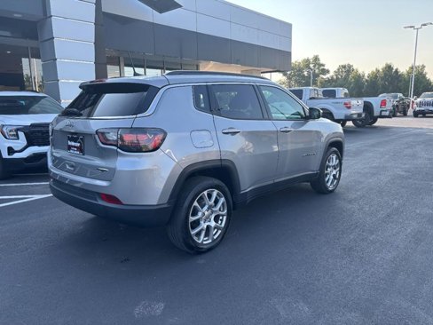 Used 2022 Jeep Compass Latitude w/ Sun and Sound Group image 4