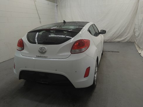 Used 2016 Hyundai Veloster w/ Option Group 03 image 9