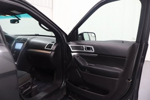 Used 2015 Ford Explorer XLT w/ Equipment Group 201B image 13