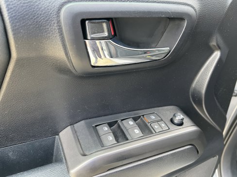 Used 2020 Toyota Tacoma TRD Sport image 15