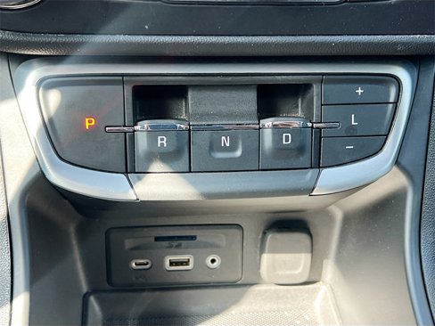 Used 2024 GMC Terrain SLT image 19