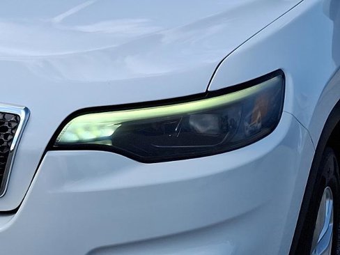 Used 2019 Jeep Cherokee Latitude w/ Popular Appearance Group image 9