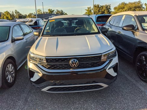 Certified 2023 Volkswagen Taos S image 4