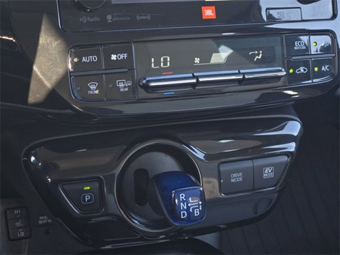 Used 2017 Toyota Prius Four image 19