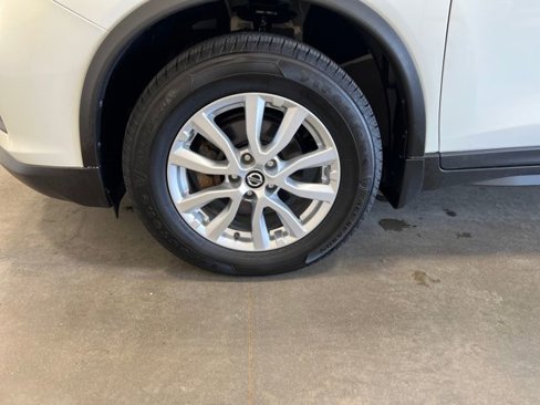 Used 2020 Nissan Rogue SV image 18