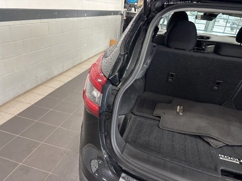 Certified 2022 Nissan Rogue Sport SV image 18