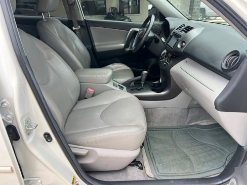 Used 2012 Toyota RAV4 Limited image 24
