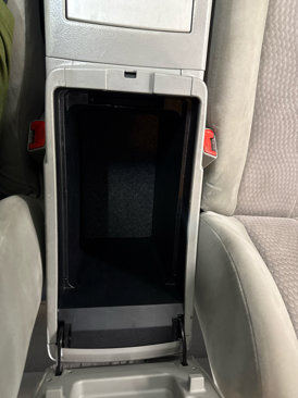 Used 2010 Toyota Camry LE image 28