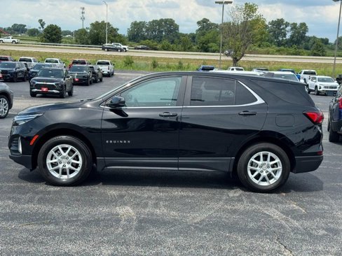 Used 2022 Chevrolet Equinox LT image 2