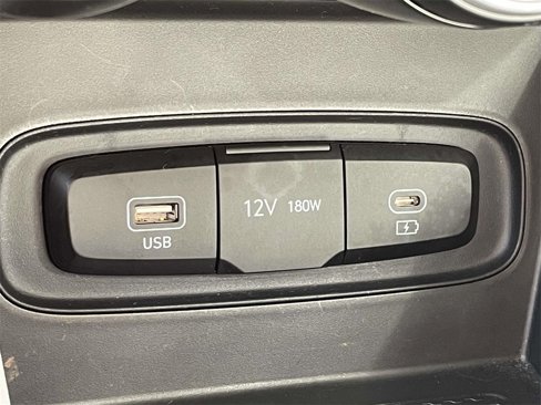Certified 2023 Hyundai Venue SEL image 29