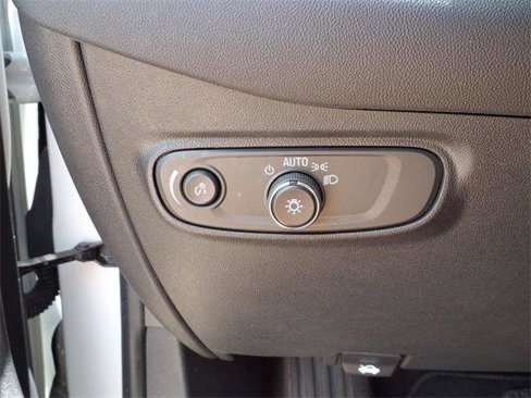 Used 2023 Chevrolet Equinox LT image 19