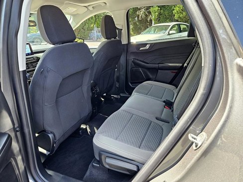 Used 2021 Ford Escape SE w/ SE Sport Appearance Package image 8