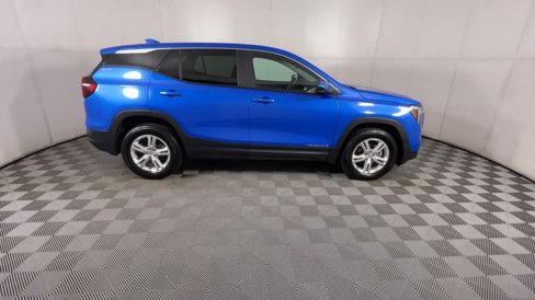 Used 2024 GMC Terrain SLE image 9