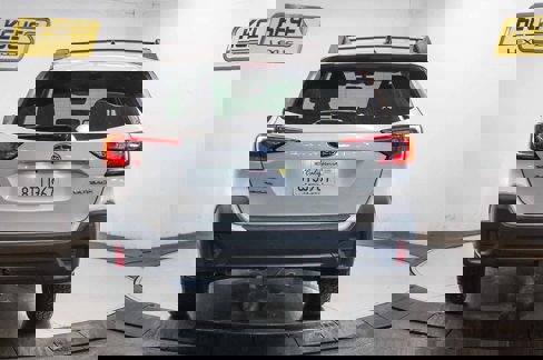Used 2020 Subaru Outback Premium image 3