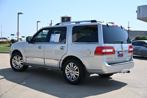 Used 2010 Lincoln Navigator 4WD image 6