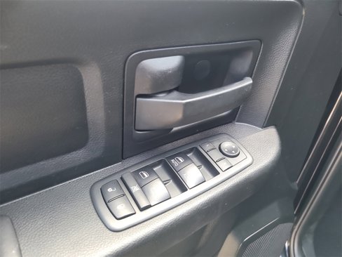 Used 2018 RAM 1500 Express image 13