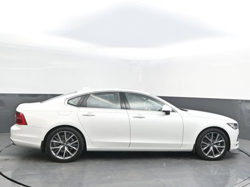 Used 2017 Volvo S90 T5 Momentum w/ Vision Package image 8