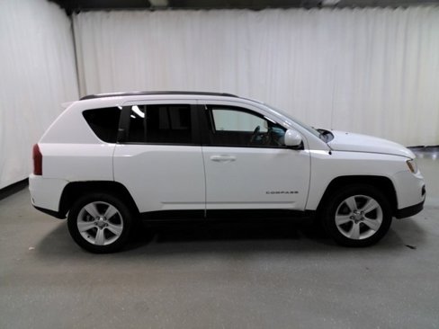Used 2014 Jeep Compass Sport image 3