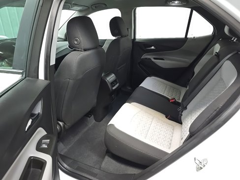 Used 2022 Chevrolet Equinox LS image 30