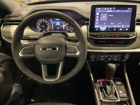 New 2025 Jeep Compass Limited w/ Sun and Sound Group image 3