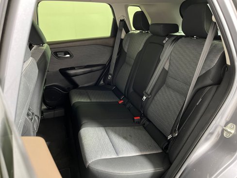 Used 2023 Nissan Rogue SV image 11