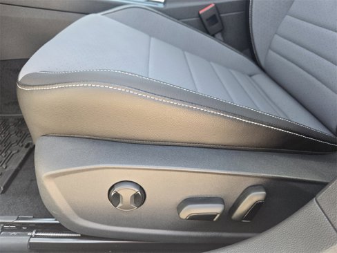 New 2025 Volkswagen Jetta SE image 18