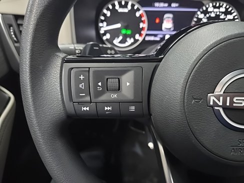 Used 2023 Nissan Rogue SV image 19