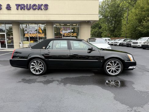 Used 2006 Cadillac DTS w/ Trunk Convenience Package image 7