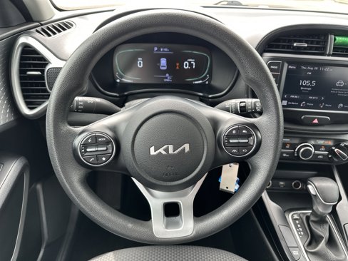 Used 2023 Kia Soul LX w/ LX Technology Package image 23