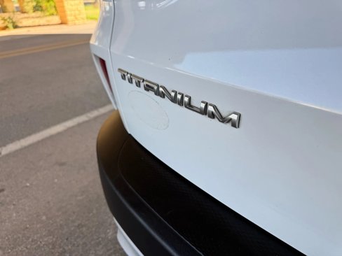 Used 2020 Ford Escape Titanium image 20