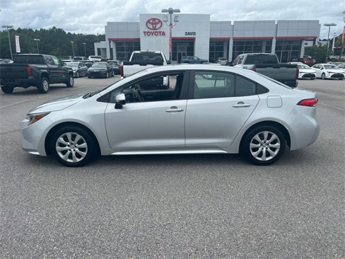 Used 2021 Toyota Corolla LE image 6