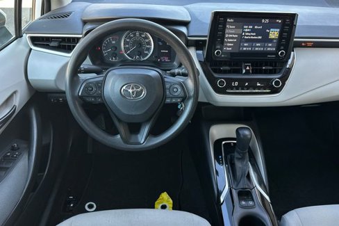 Used 2022 Toyota Corolla LE image 19