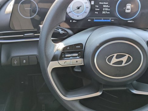 Used 2024 Hyundai Elantra SEL image 22