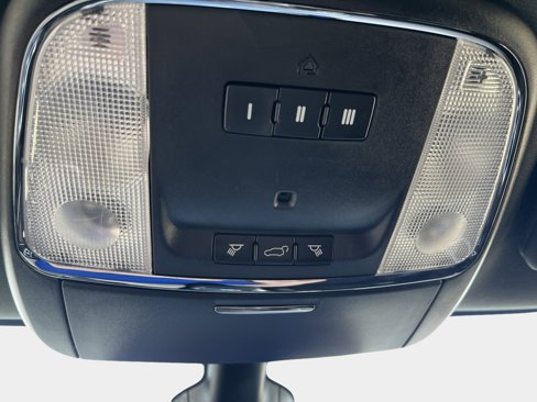 Used 2017 Jeep Grand Cherokee Altitude image 27