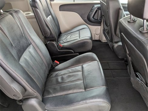 Used 2015 Chrysler Town & Country Touring-L w/ Driver Convenience Group image 26