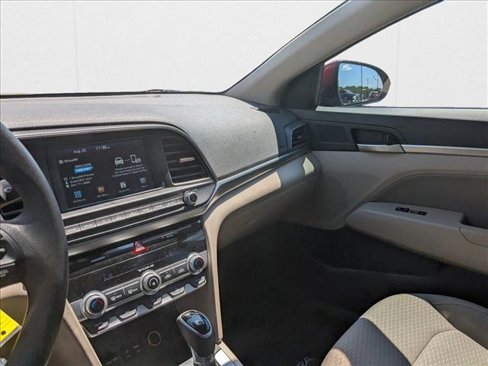 Used 2020 Hyundai Elantra SEL image 12